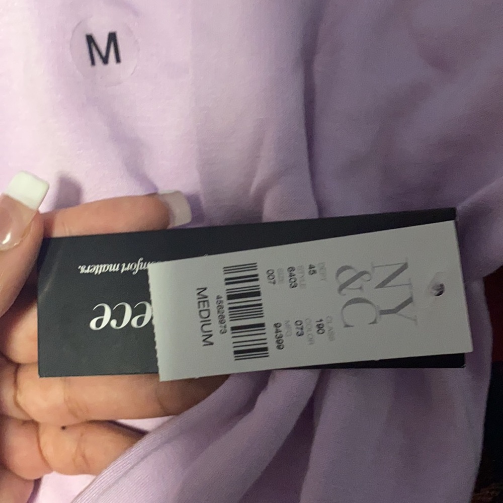 Light purple medium sweater never worn brand new - Picture 2 of 4